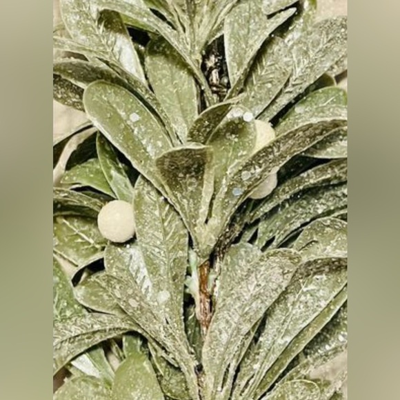 *Ice Kissed Mistletoe Pick - Picture 4 of 6